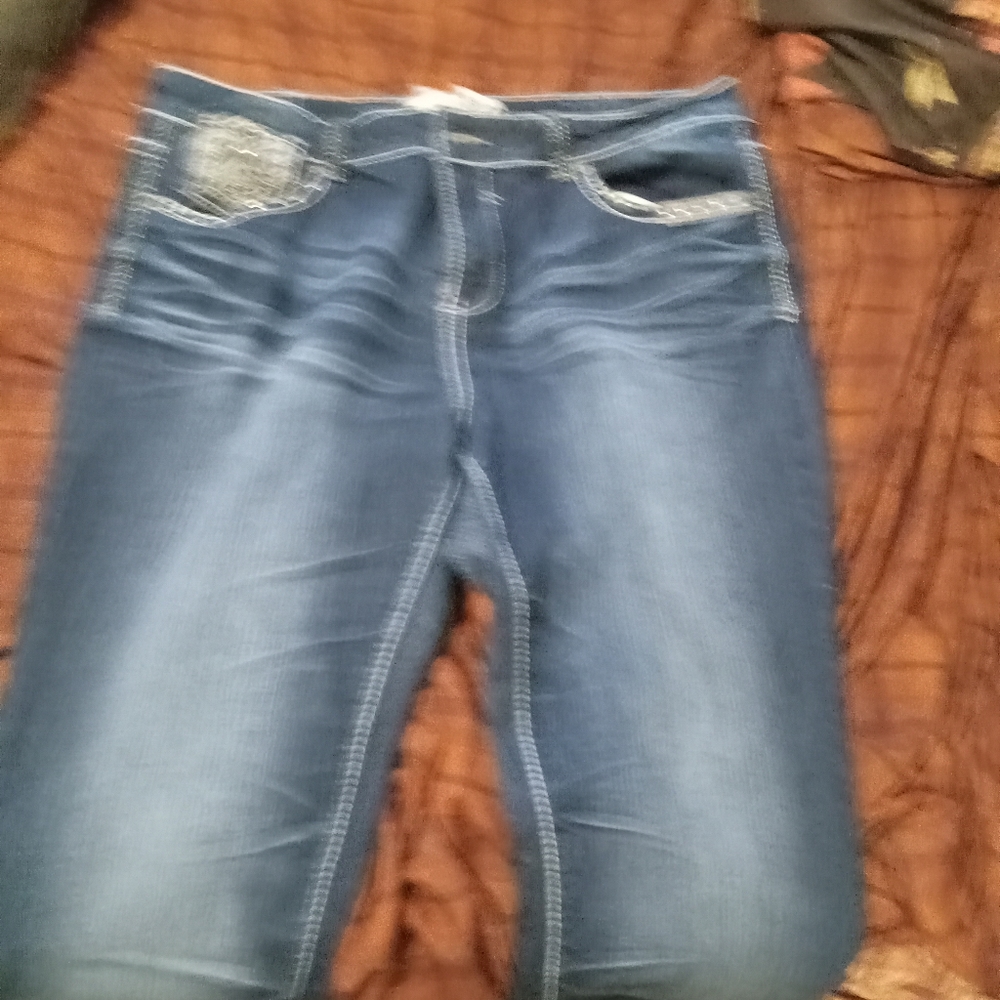 Womens - Picture 2 of 3